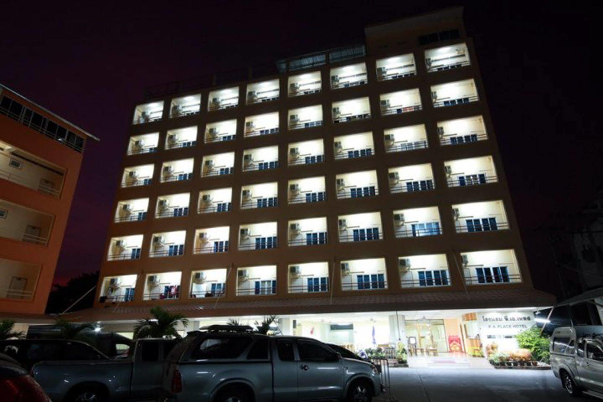 P.A. Place Hotel Nakhon Sawan Zewnętrze zdjęcie